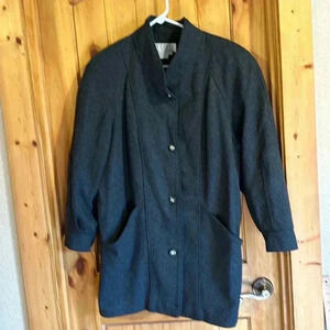Michelle Stuart size 8 wool long coat.